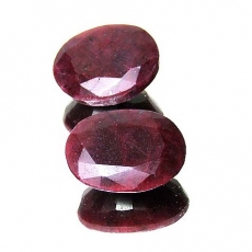 Rubin 14.5 Carat, Opaque, Oval, 16x12x7mm, per Stück